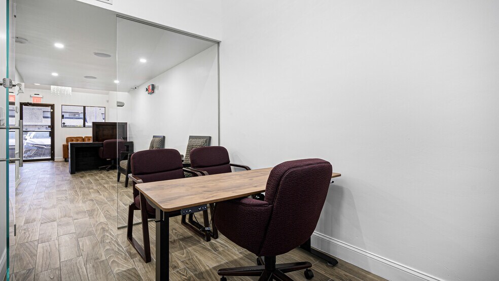 More Photos Of 5235 Ramsey Way, Fort Myers Office For Sale