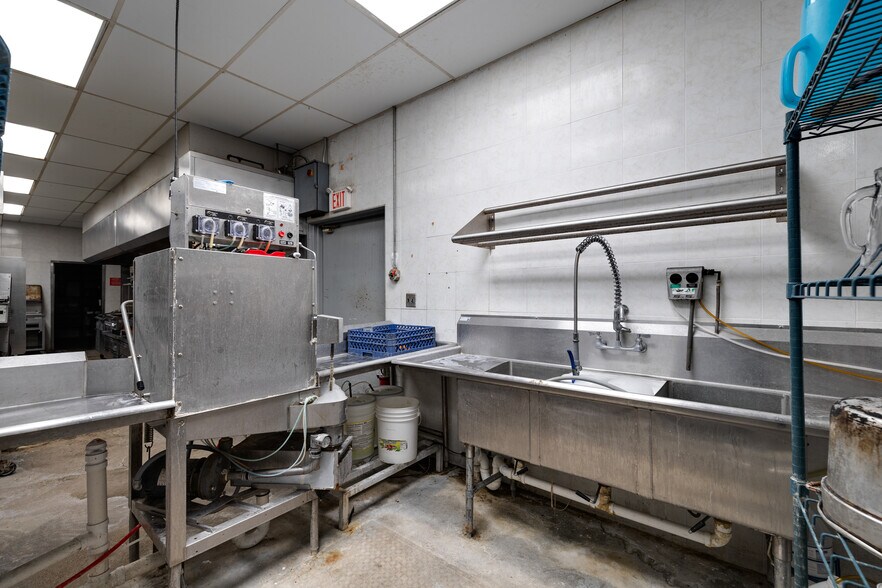 More Photos Of 8336 TX 570, San Angelo Restaurant For Sale