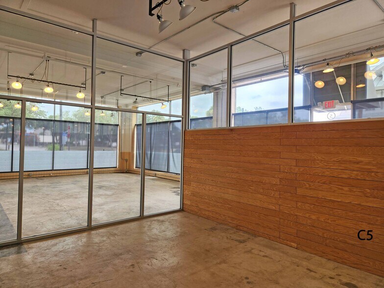 More Photos Of 317 Lexington Ave, San Antonio Apartments For Lease