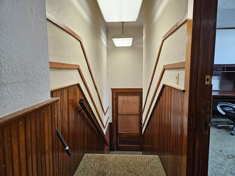 More Photos Of 231 E Railway St, Coleman Loft Creative Space For Lease