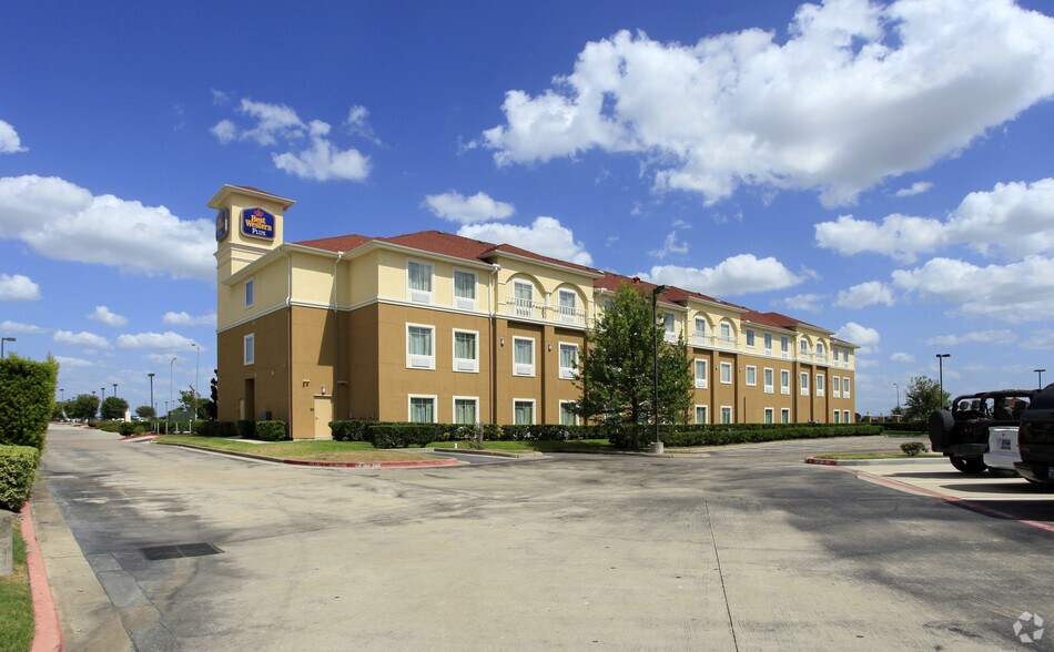 More Photos Of 2006 Katy Mills Blvd, Katy Hotel For Sale