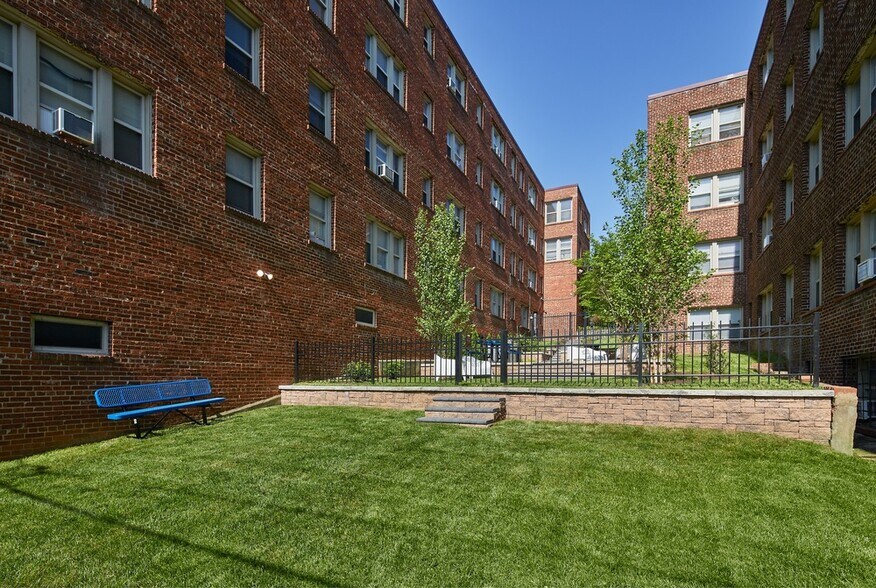 More Photos Of 2315-2321 Lincoln Rd NE, Washington Apartments For Sale