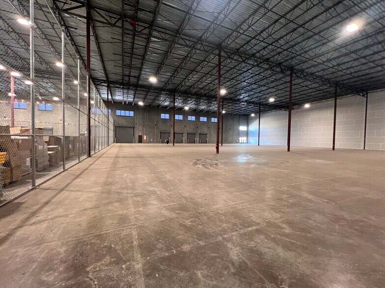 More Photos Of 1001 Kooloaula St, Kapolei Warehouse For Lease