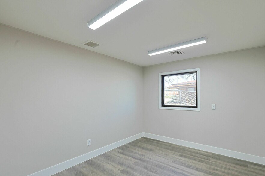 More Photos Of 1906 Warm Springs Rd, Columbus Medical For Sale