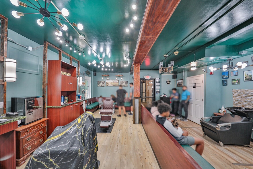 More Photos Of 123 N 2nd St, Easton Apartments For Sale