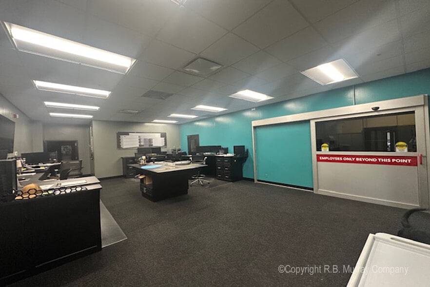 More Photos Of 820 N Cedarbrook Ave, Springfield Industrial For Sale