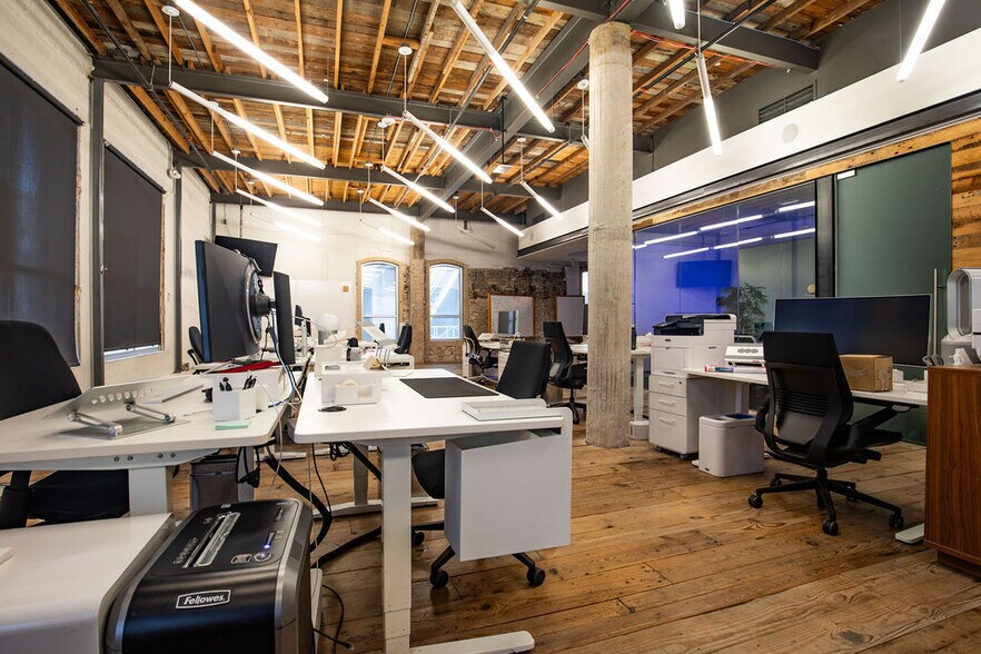 More Photos Of 111 W 6th St, Austin Office For Lease