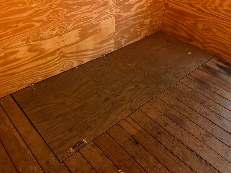 More Photos Of 522A S Main St, Broadway Flex For Sale