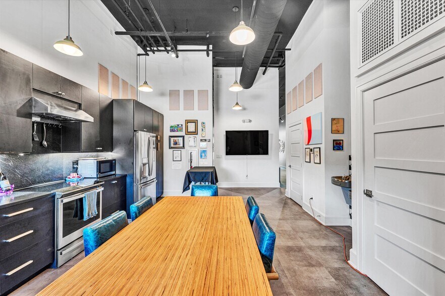 More Photos Of 109 Campbell Ave SW, Roanoke Apartments For Sale