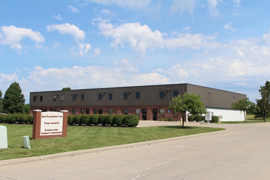 More Photos Of 1602-1612 Industrial Park Dr, Paola Warehouse For Lease