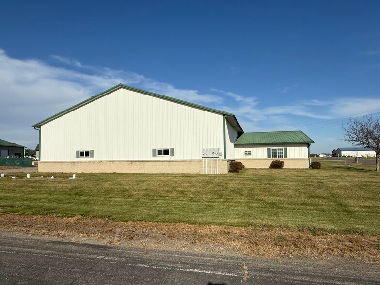 More Photos Of 30659 Pearl Dr, Saint Joseph Warehouse For Lease