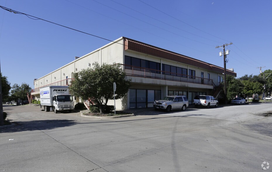 More Photos Of 1014 Ferris Ave, Waxahachie Freestanding For Lease