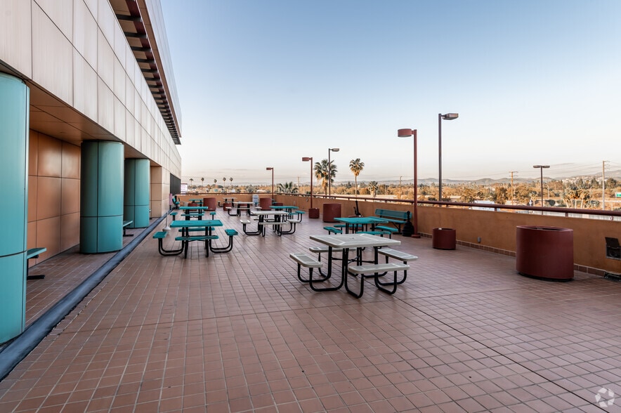 More Photos Of 625 N Grand Ave, Santa Ana Office For Sale