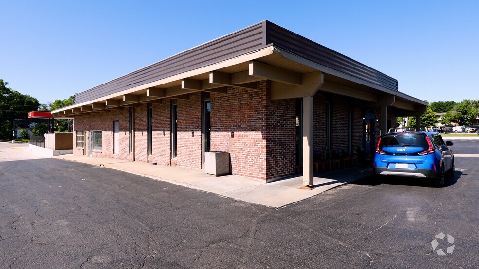 Primary Photo Of 1620-1620 SW Washburn Ave, Topeka General Retail For Sale