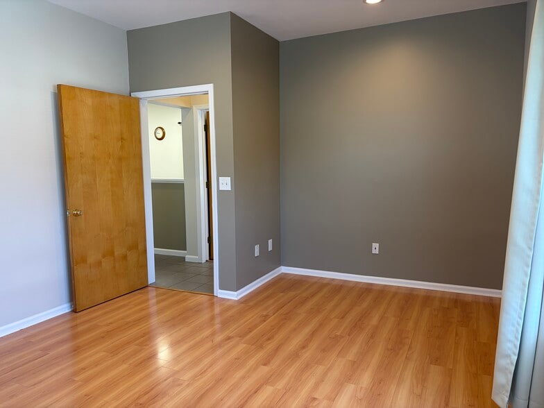 More Photos Of 123 Paris Ave, Northvale Office For Lease