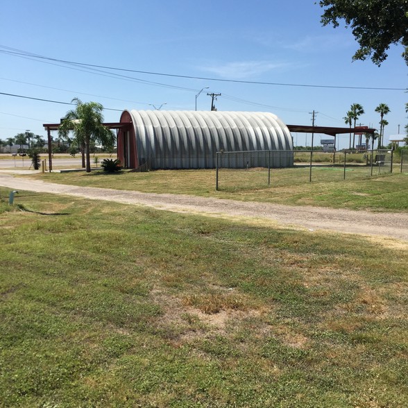 Primary Photo Of 2032 S US Highway 281, Falfurrias Contractor Storage Yard For Sale