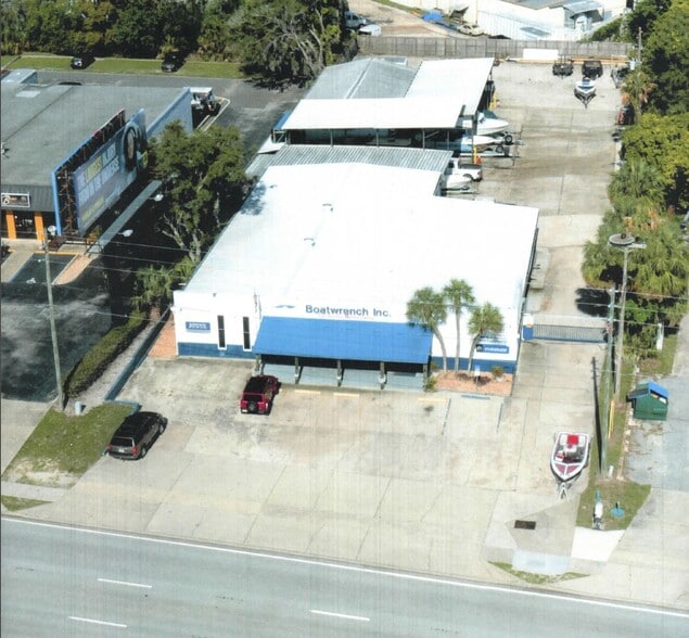 Primary Photo Of 720 N US 17-92 Hwy, Longwood Light Manufacturing For Sale
