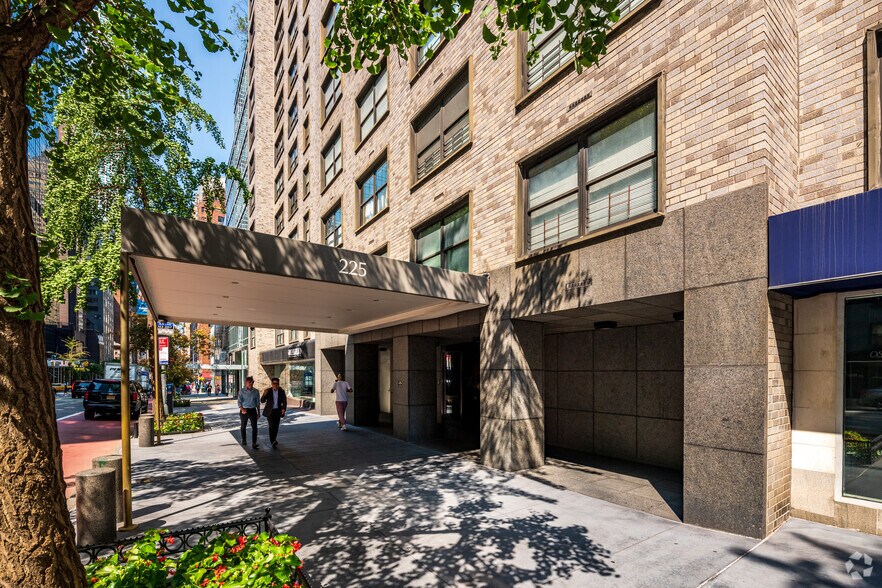 More Photos Of 225 E 57th St, New York Apartments For Lease