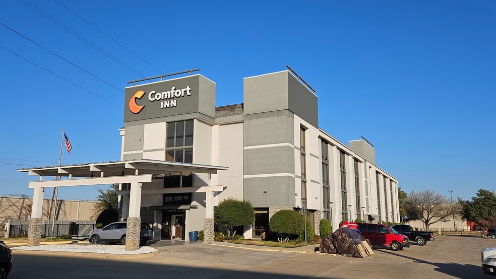 More Photos Of 11069 Composite Dr, Dallas Hotel For Sale