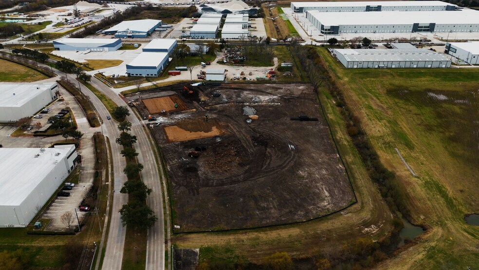 More Photos Of 13620 S Gessner Rd, Missouri City Warehouse For Lease