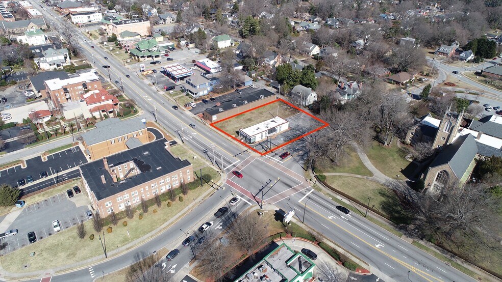 More Photos Of 1000-1002 N Main St, High Point Freestanding For Lease