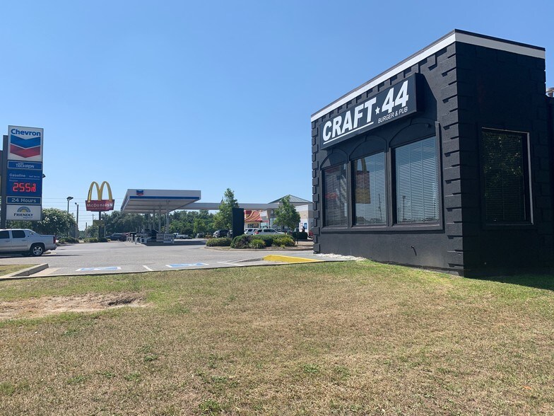 More Photos Of 1110 E Cherry St, Jesup Restaurant For Sale