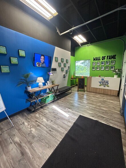 More Photos Of 2401 S A W Grimes Blvd, Round Rock Freestanding For Sale