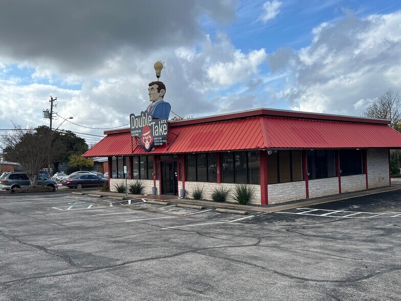 More Photos Of 6318 Burnet Rd, Austin Freestanding For Lease