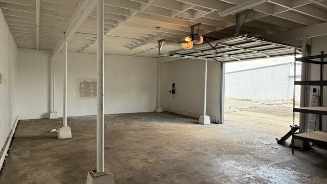 More Photos Of 2915-2919 Southwest Dr, Los Angeles Warehouse For Sale