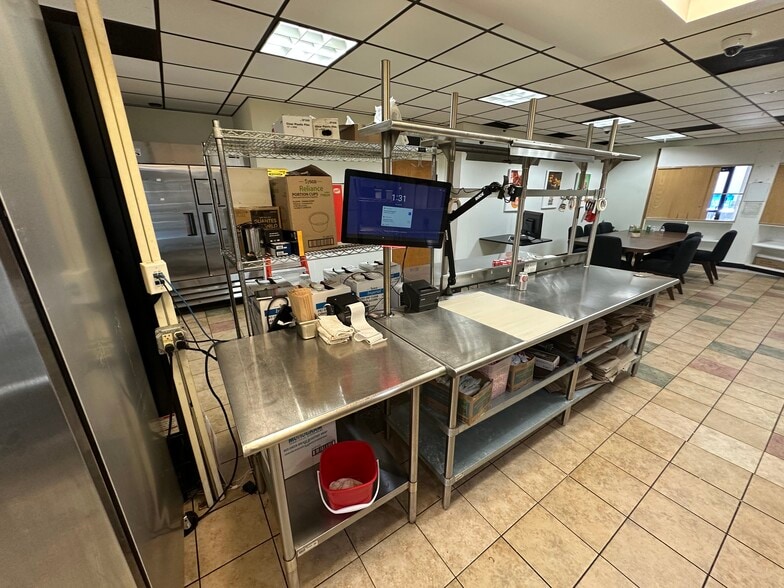 More Photos Of 420 S Ervay St, Dallas Storefront Retail Office For Lease