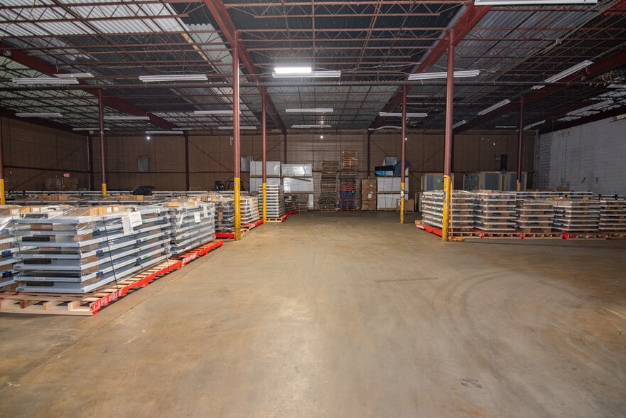 More Photos Of 4128 Hayward Ave, Baltimore Warehouse For Sale