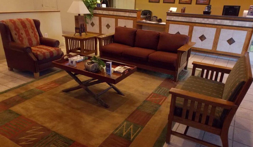 More Photos Of 207 US Highway 77 S, Hallettsville Hotel For Sale