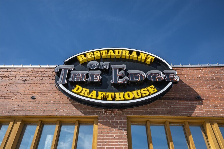 More Photos Of 109 N Houston St, Edgewood Restaurant For Sale