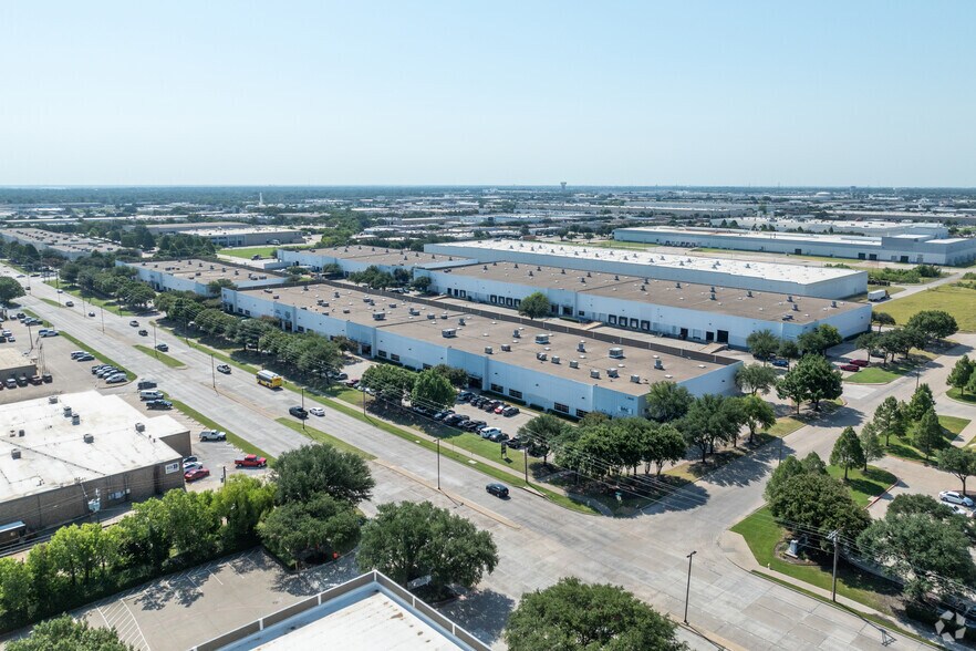 More Photos Of 3520 W Miller Rd, Garland Distribution For Lease