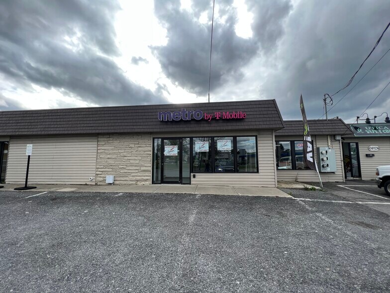 More Photos Of 2002 Genesee St, Utica Restaurant For Lease