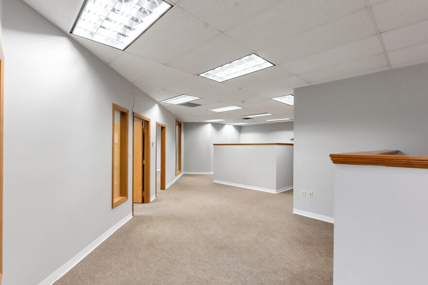 More Photos Of 72 Queen St, Southington Office For Lease