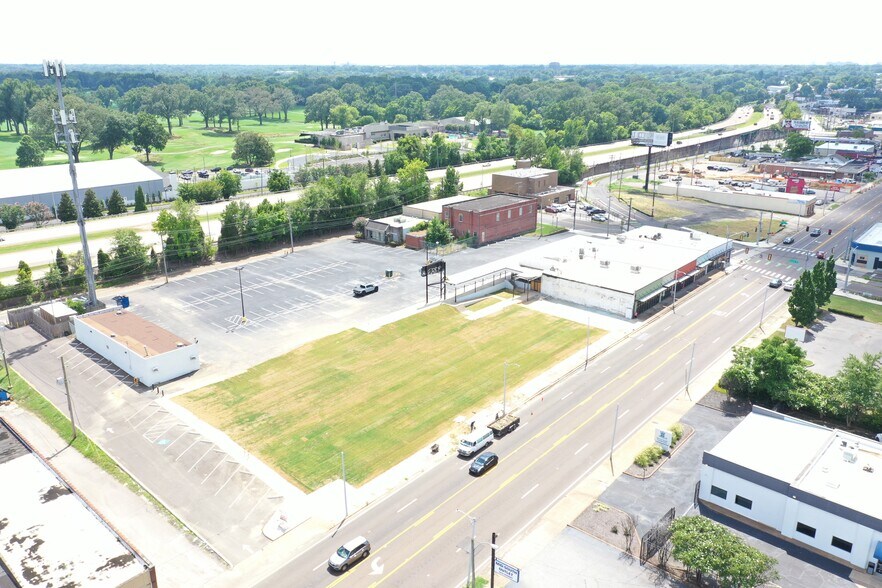 More Photos Of 3393-3437 Summer Ave, Memphis Storefront For Lease