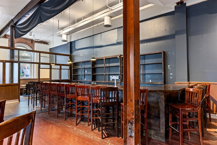 More Photos Of 100 N Loudoun St, Winchester Office For Lease