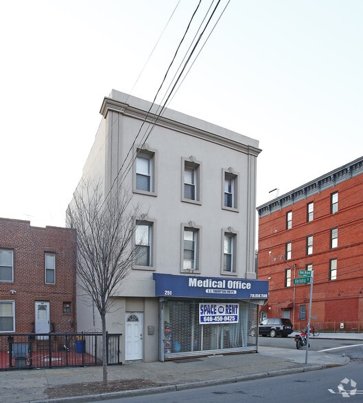More Photos Of 251 Van Brunt St, Brooklyn Storefront Retail Residential For Lease