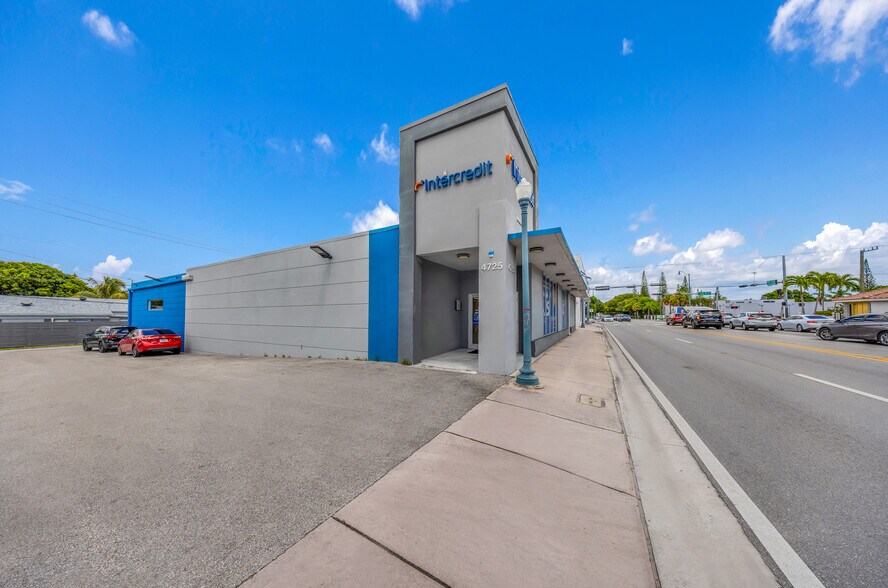 More Photos Of 4713-4725 SW 8th St, Miami Storefront For Lease