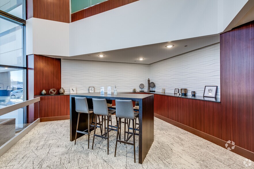 More Photos Of 1300 NE Godward St, Minneapolis Office For Lease