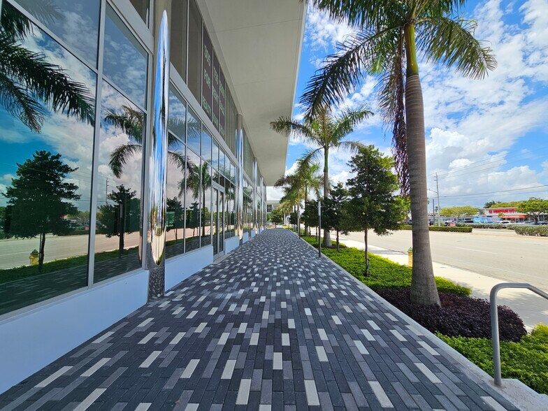 More Photos Of 1000-1100 E Hallandale Beach Blvd, Hallandale Beach Office For Lease