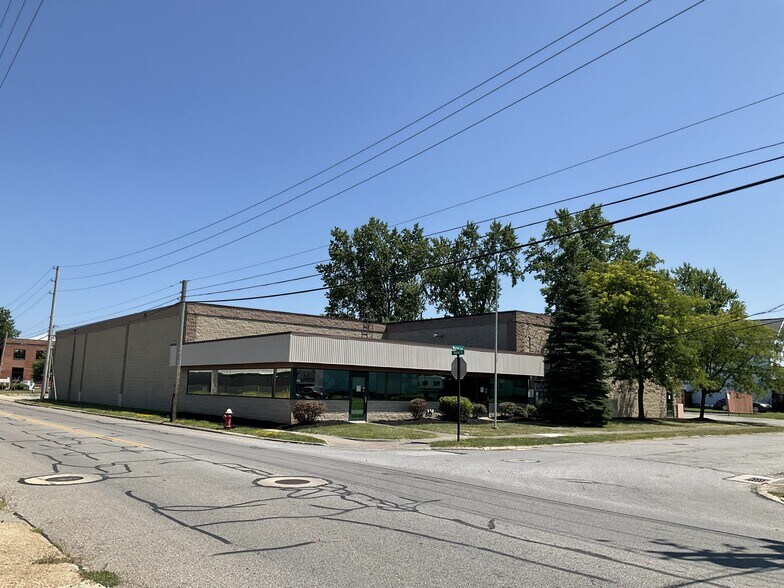 Primary Photo Of 605 Taylor St, Elyria Warehouse For Sale