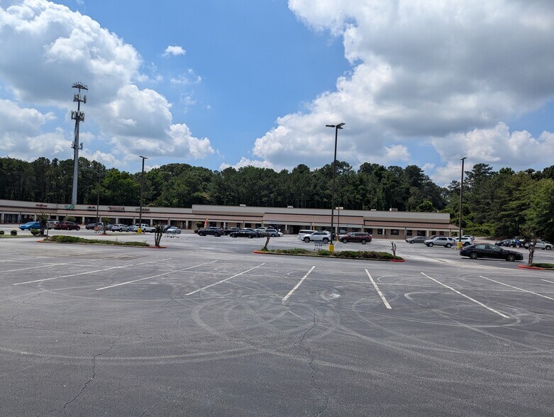 More Photos Of 6009-6023 Memorial Dr, Stone Mountain Unknown For Lease