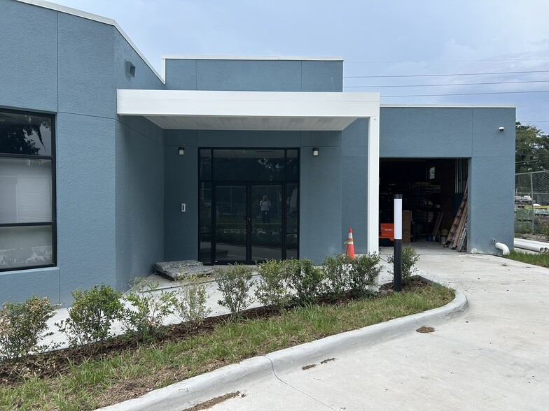 More Photos Of 2032 W Washington St, Orlando Warehouse For Sale