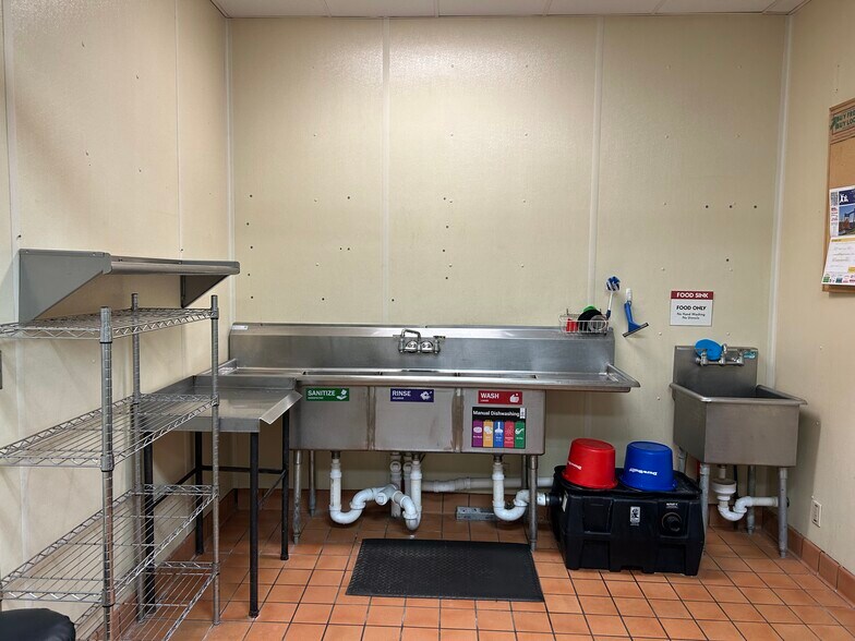 More Photos Of 136 E 2nd St, Kaukauna Restaurant For Sale