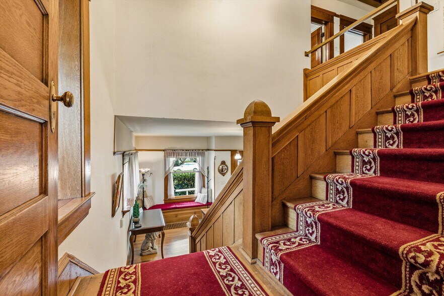 More Photos Of 340 NW 7th St, Corvallis Office Residential For Sale