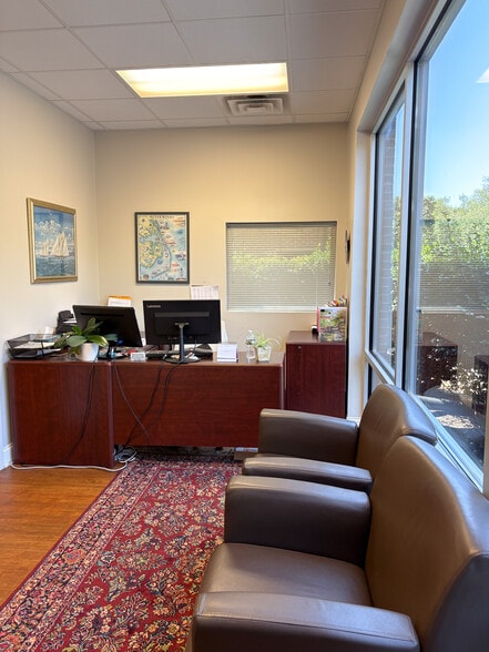 More Photos Of 2435 Lynn Rd, Raleigh Office For Sale