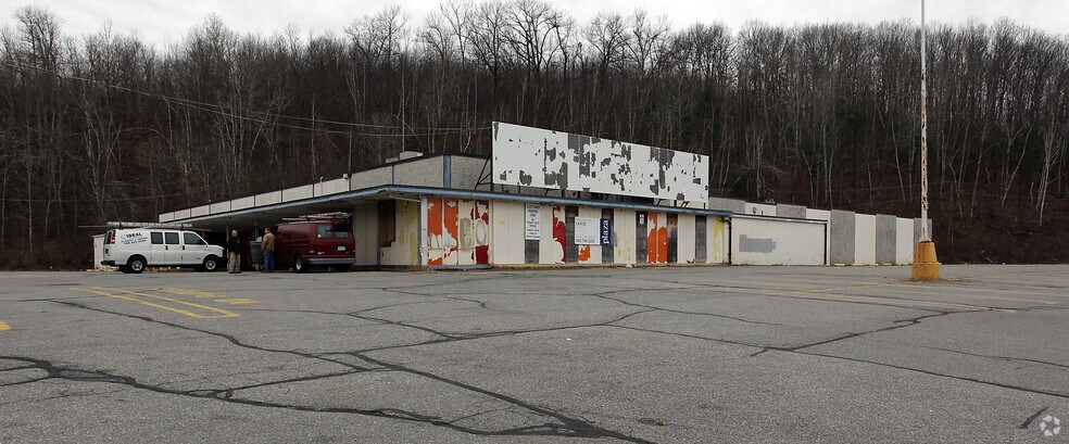 More Photos Of 195 Mill St, Worcester Supermarket For Sale