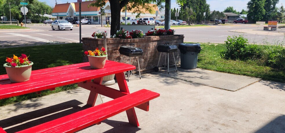 More Photos Of 1214 13th St S, Great Falls Hotel For Sale